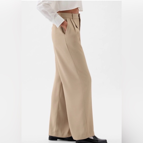 NWT Gap 365 High Rise Pleated Wide Leg Khaki Tan Trousers Size 12. - Picture 3 of 11